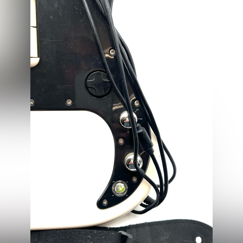 Rock Band Fender Precision  Wired Bass for Xbox 360 - Picture 3 of 11